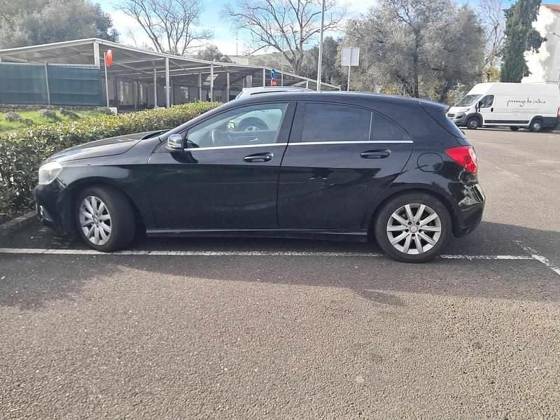 Usado Mercedes A180 109 HP (80 kW) 2014 Preto Citadino