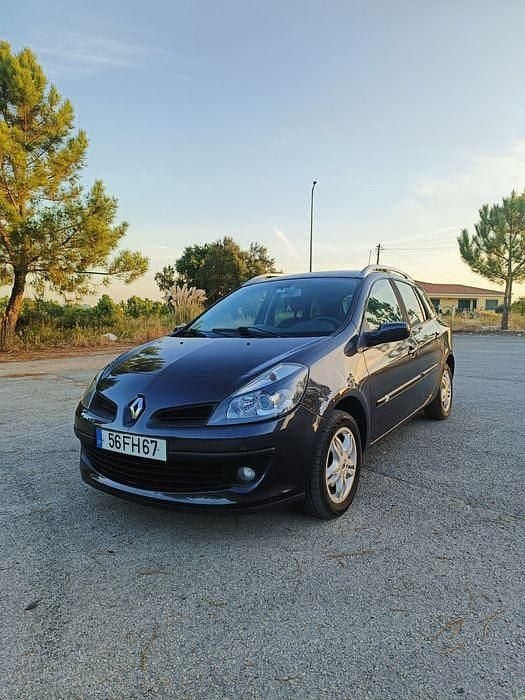 Usado 2008 Renault Clio II Sedan | € 4.950 (Preço justo) - Imagem 1/4