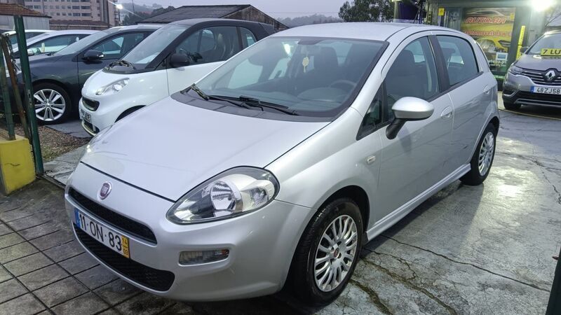 Cinza Usado 2014 Fiat Punto Easy Citadino | € 7.950 (Caro) - Imagem 1/4