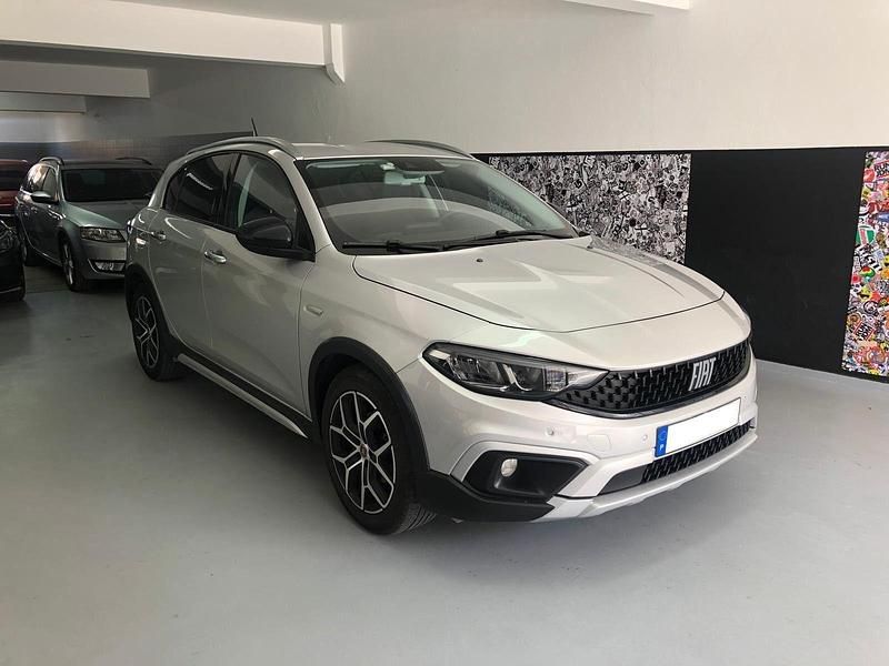 Usado Fiat Tipo Cross 95 HP (69 kW) 2021 Cinza Sedan