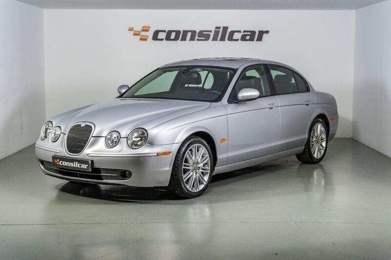 Cinza Usado 2005 Jaguar S-Type Executive Sedan | € 13.980 - Imagem 1/4