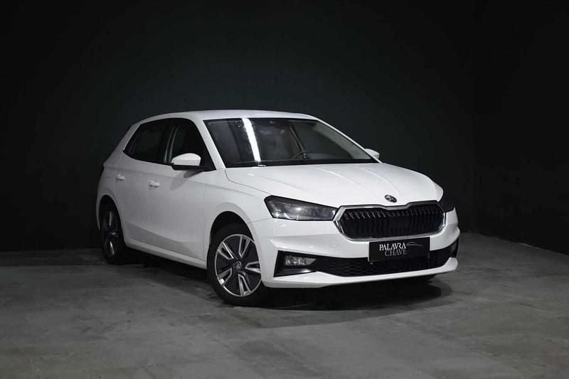 Branco Usado 2023 Skoda Fabia Citadino | € 15.900 (Super Preço) - Imagem 1/4