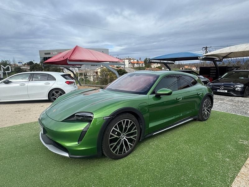 Verde Usado 2021 Porsche Taycan Sedan | € 62.990 (Super Preço) - Imagem 1/4