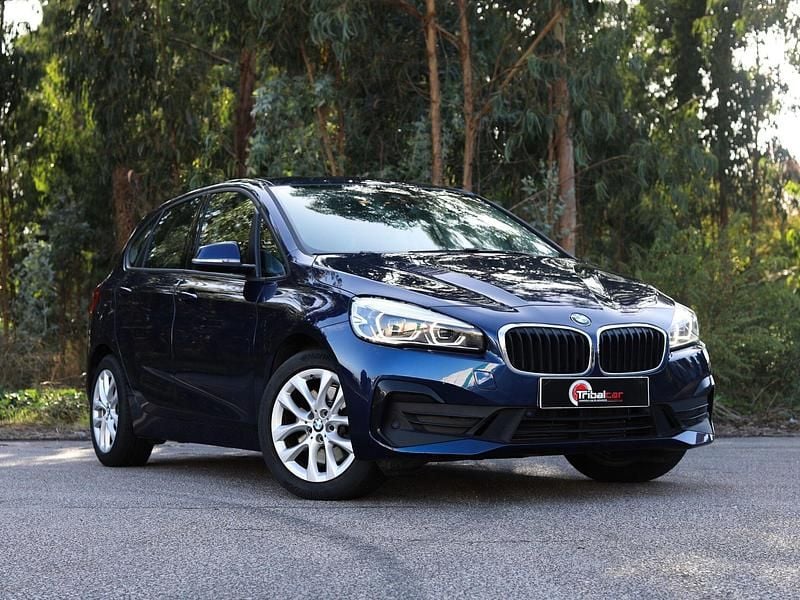 Azul Usado 2021 BMW 225 Active Tourer Advantage Monovolume | € 19.900 - Imagem 1/4