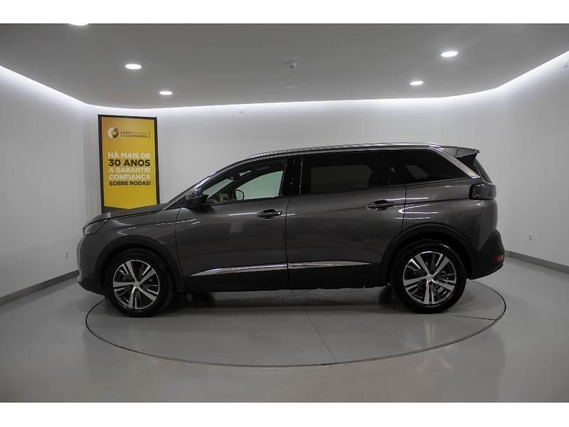 Usado Peugeot 5008 130 HP (95 kW) 2024 Cinzento Monovolume