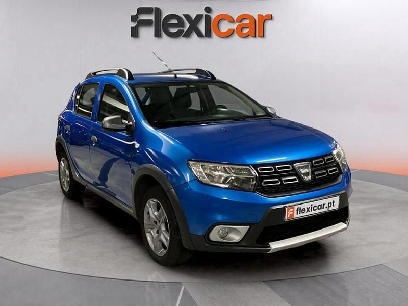 Azul Usado 2017 Dacia Sandero Stepway | € 9.490 (Preço justo) - Imagem 1/4