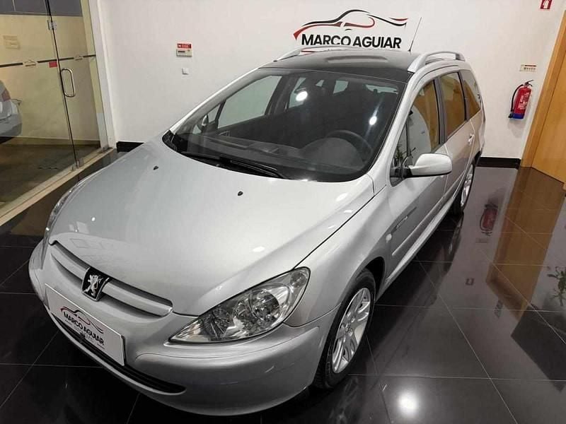 Cinzento Usado 2005 Peugeot 307 Carrinha | € 6.900 - Imagem 1/4