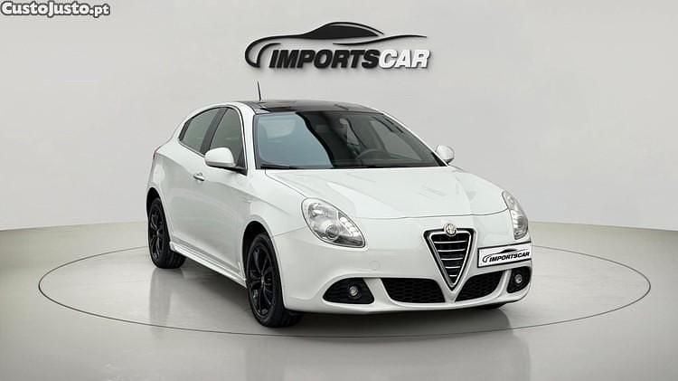 Branco Usado 2012 Alfa Romeo Giulietta Distinctive Citadino | € 9.900 (Caro) - Imagem 1/1