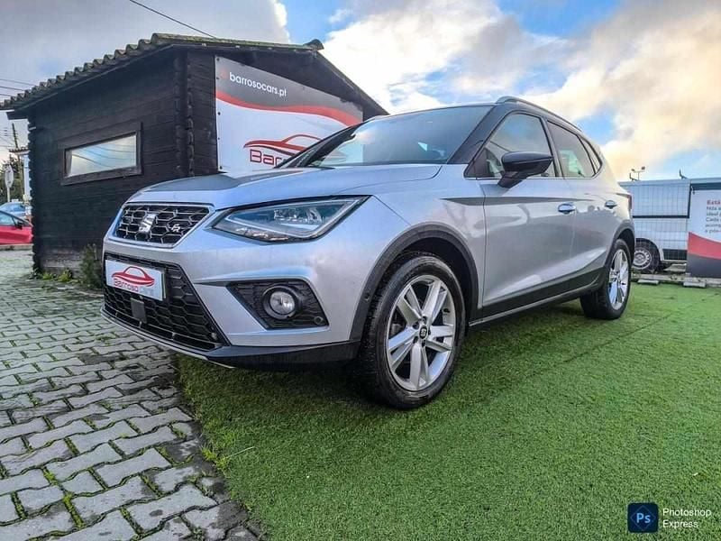 Cinzento Usado 2021 Seat Arona SUV | € 16.900 (Preço justo) - Imagem 1/4