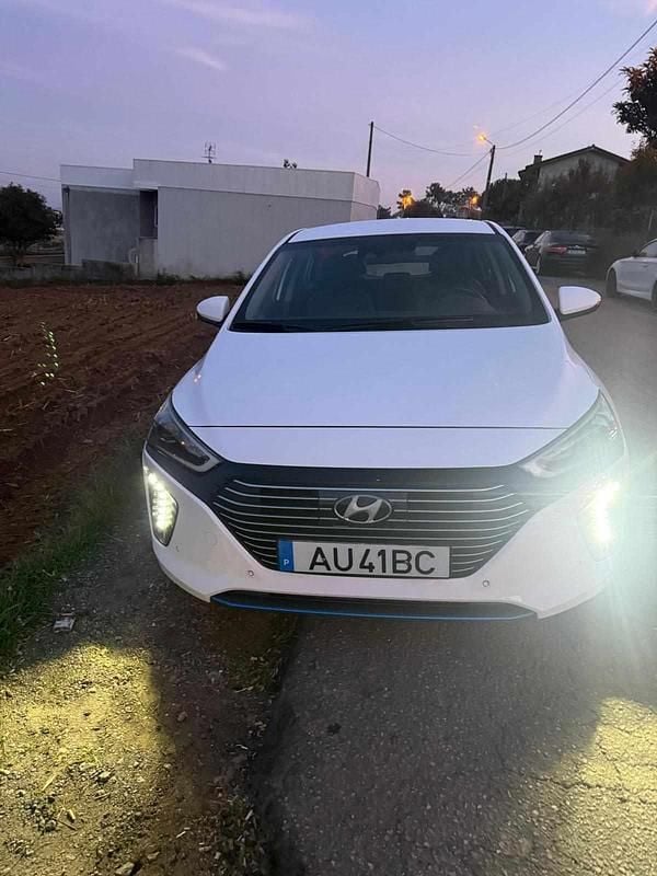 Branco Usado 2017 Hyundai Ioniq Sedan | € 11.850 (Super Preço) - Imagem 1/3