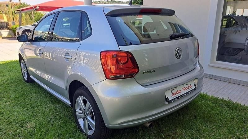 Usado VW Polo 90 HP (66 kW) 2012 Cinzento Citadino
