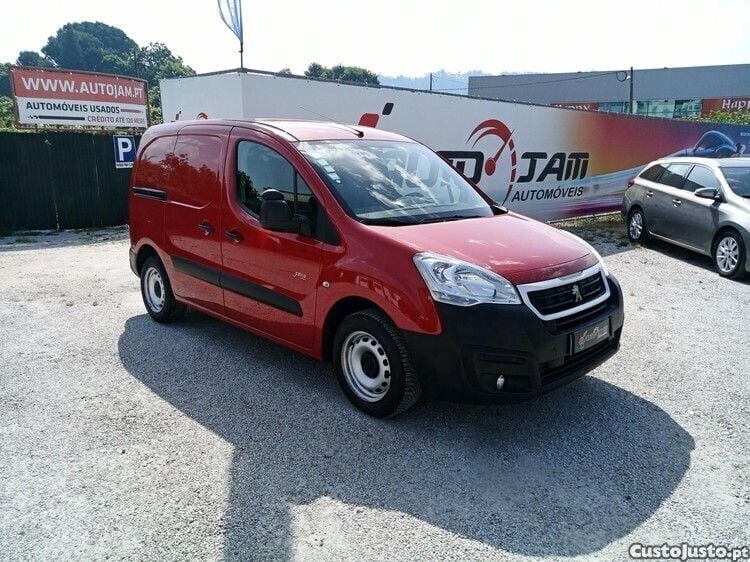 Vermelho Usado 2016 Peugeot Partner Comfort Monovolume | € 9.500 (Bom preço) - Imagem 1/1