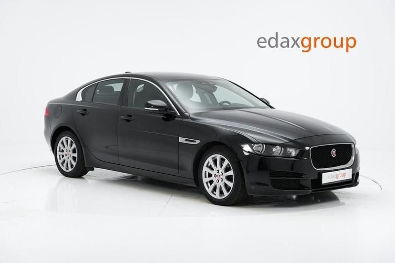 Preto Usado 2017 Jaguar XE Sedan | € 14.490 (Super Preço) - Imagem 1/4