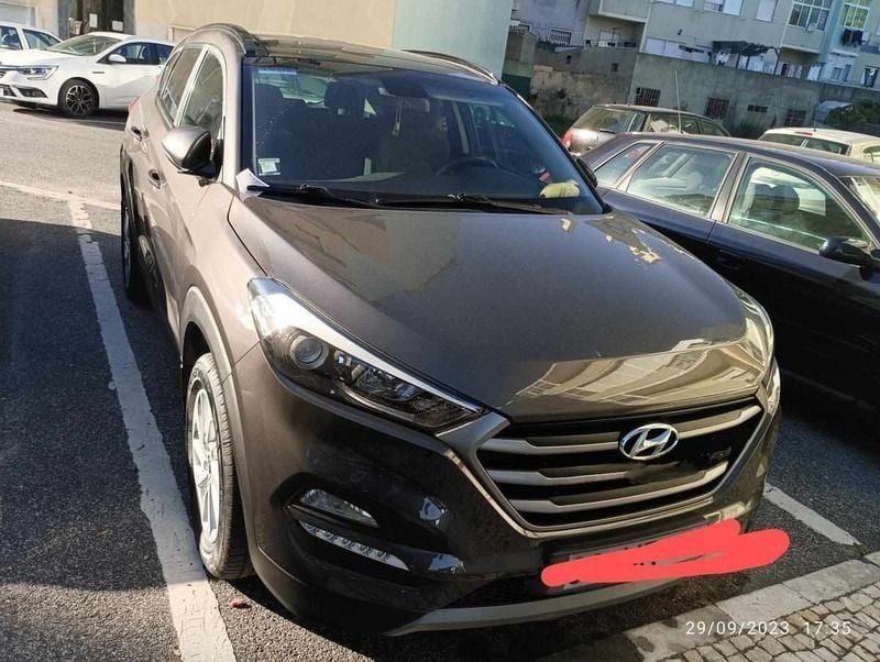 Cinzento Usado 2018 Hyundai Tucson SUV | € 17.500 - Imagem 1/3