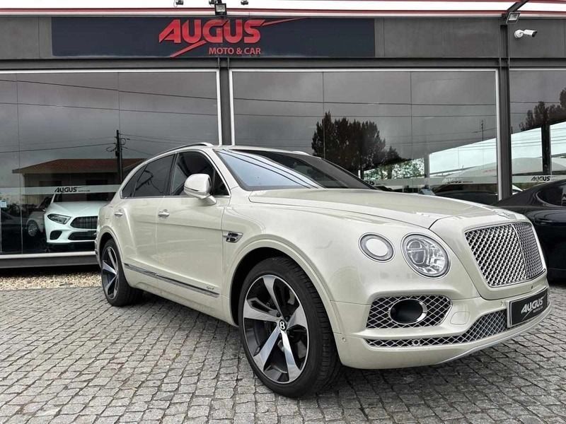 Bege Usado 2021 Bentley Bentayga SUV | € 200.000 - Imagem 1/4