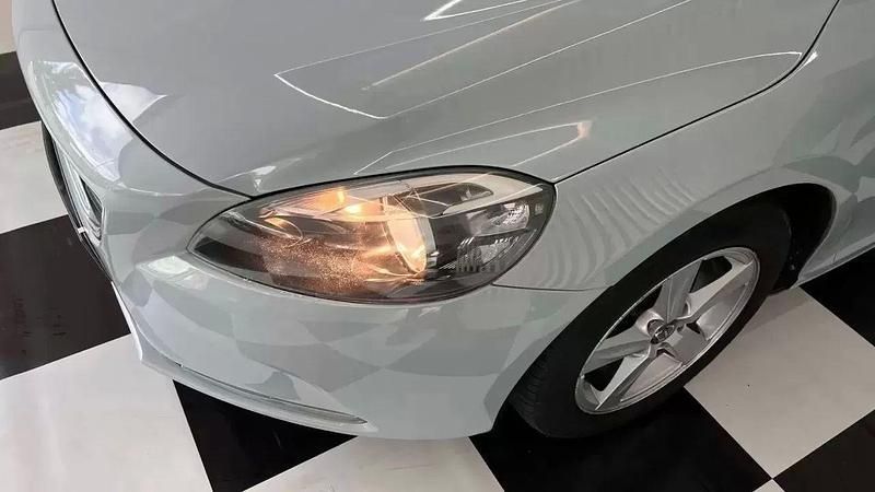 Usado Volvo V40 Momentum 115 HP (84 kW) 2013 Branco Carrinha