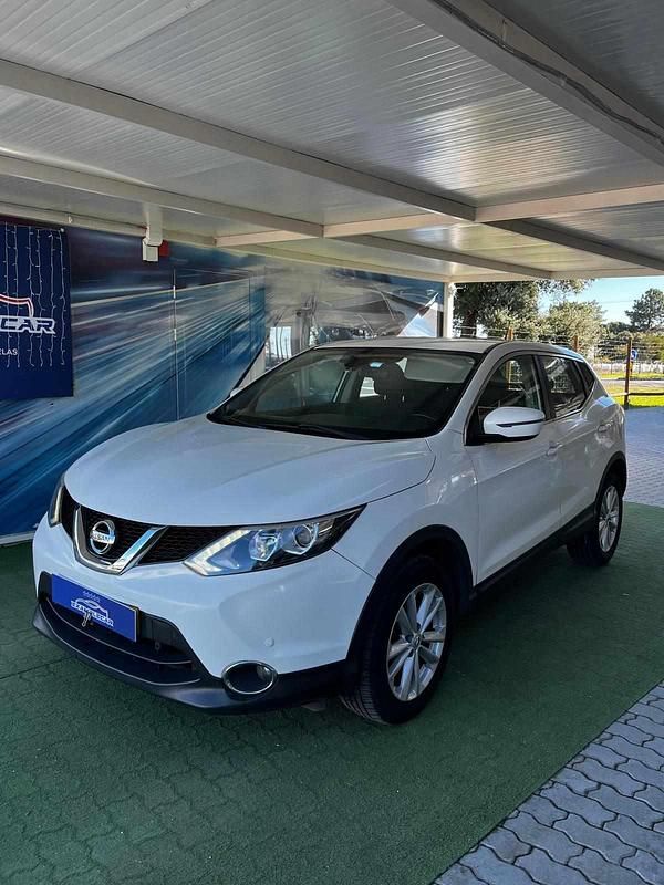 Usado Nissan Qashqai 360º 130 HP (95 kW) 2015 Branco SUV