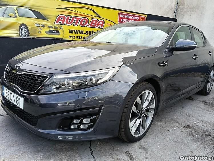 Cinza Usado 2014 Kia Optima Sedan | € 10.999 - Imagem 1/1