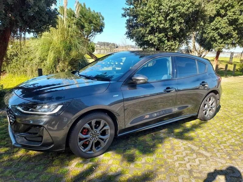 Cinzento Usado 2022 Ford Focus | € 19.450 (Bom preço) - Imagem 1/4