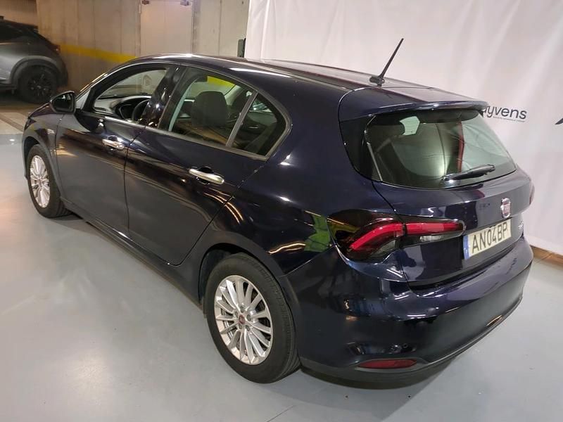 Usado Fiat Tipo Life 95 HP (69 kW) 2021 Azul Sedan