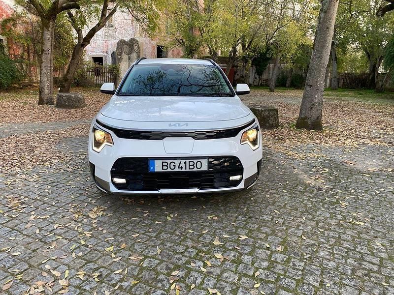 Branco Usado 2023 Kia e-Niro SUV | € 32.990 - Imagem 1/4