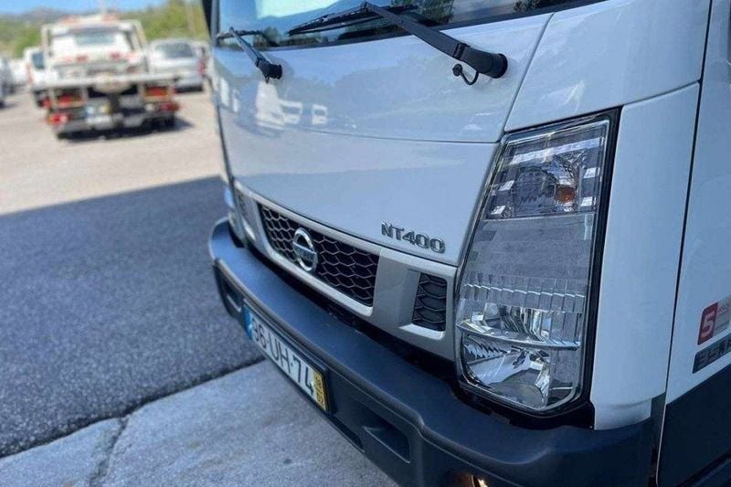 Usado Nissan Cabstar 130 HP (95 kW) 2018 Branco Pickup