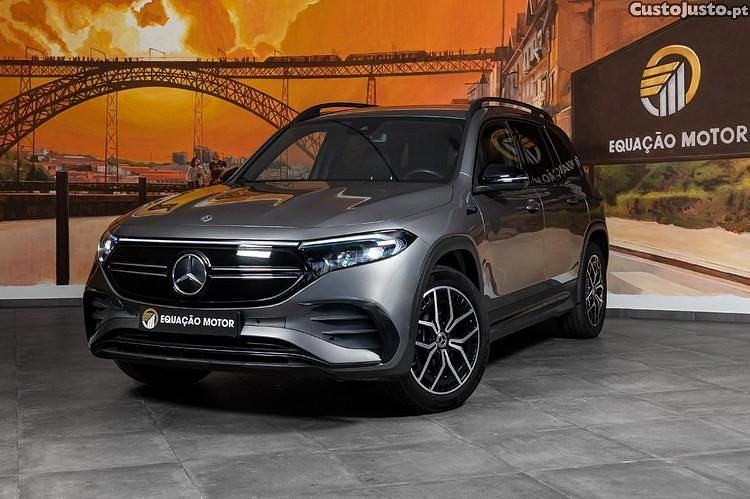 Cinza Usado 2022 Mercedes EQB350 AMG line SUV | € 38.900 (Preço justo) - Imagem 1/1