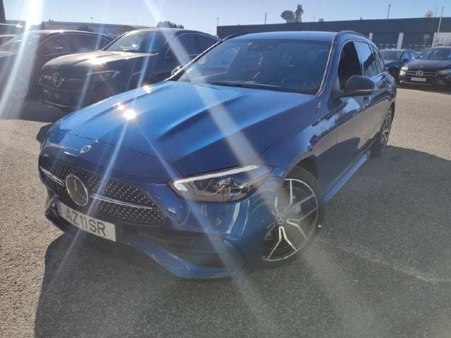 Azul spectral Usado 2023 Mercedes E300 | € 63.900 - Imagem 1/4