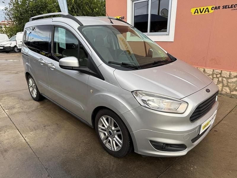Cinza Usado 2016 Ford Courier Titanium Monovolume | € 11.990 (Caro) - Imagem 1/4