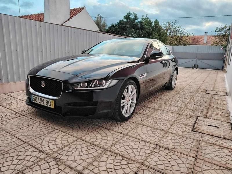 Preto Usado 2016 Jaguar XE Sedan | € 20.900 (Preço elevado) - Imagem 1/4