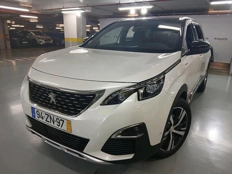 Branco Usado 2019 Peugeot 5008 GT-line Monovolume | € 23.400 (Preço justo) - Imagem 1/4