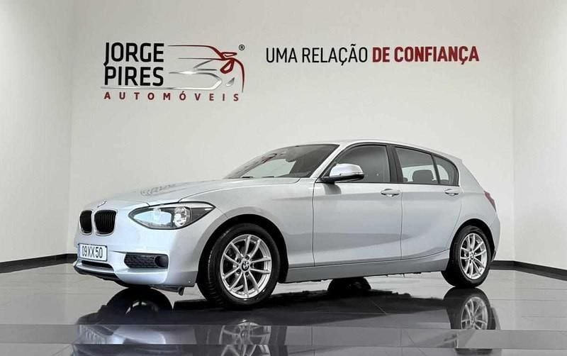 Cinzento Usado 2015 BMW 116 Citadino | € 12.990 (Preço justo) - Imagem 1/4