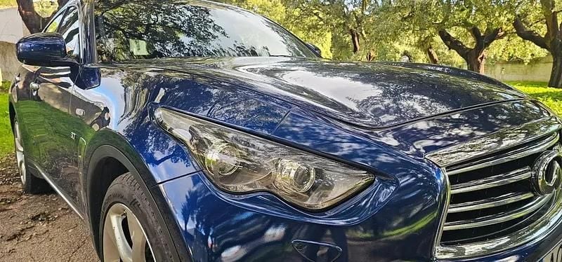 Azul escuro Usado 2016 Infiniti QX70 S Design SUV | € 26.990 - Imagem 1/4