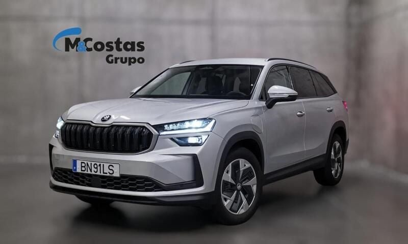 Cinzento Usado 2024 Skoda Kodiaq SUV | € 41.750 (Preço justo) - Imagem 1/4