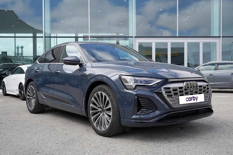 Azul Usado 2024 Audi Q8 e-tron SUV | € 70.910 (Preço elevado) - Imagem 1/4