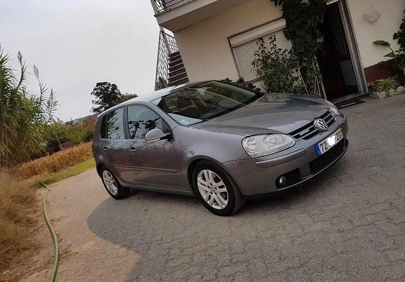 Cinzento Usado 2008 VW Golf VI Citadino | € 2.500 (Super Preço) - Imagem 1/4