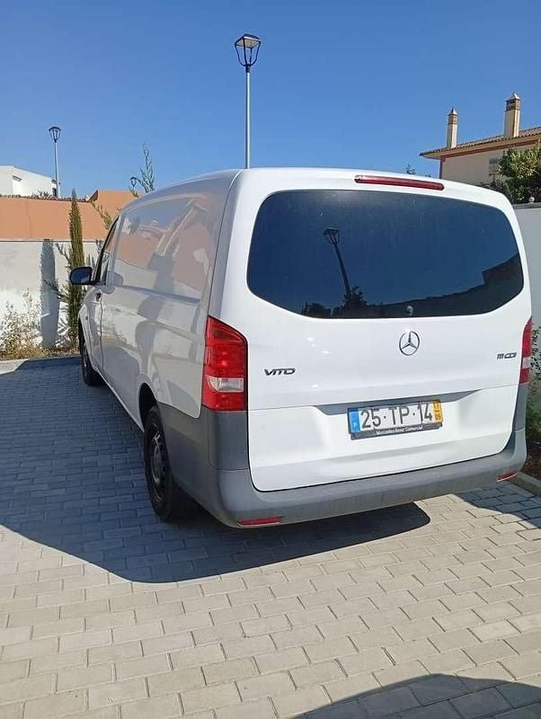Branco Usado 2017 Mercedes Vito Monovolume | € 15.990 (Super Preço) - Imagem 1/4