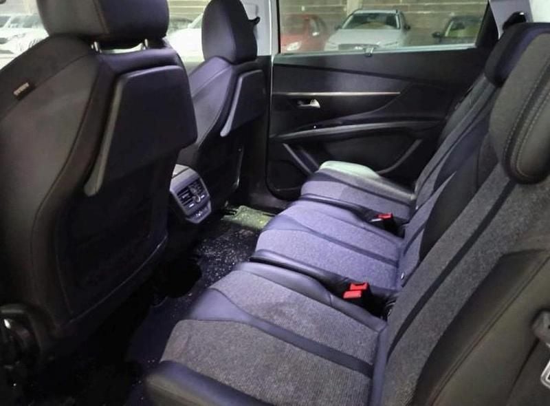 Usado Peugeot 5008 130 HP (95 kW) 2018 Branco SUV