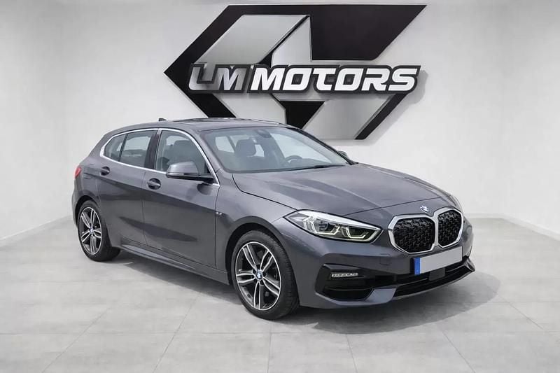Cinza escuro Usado 2020 BMW 118 Sport Line Citadino | € 24.900 (Preço justo) - Imagem 1/4