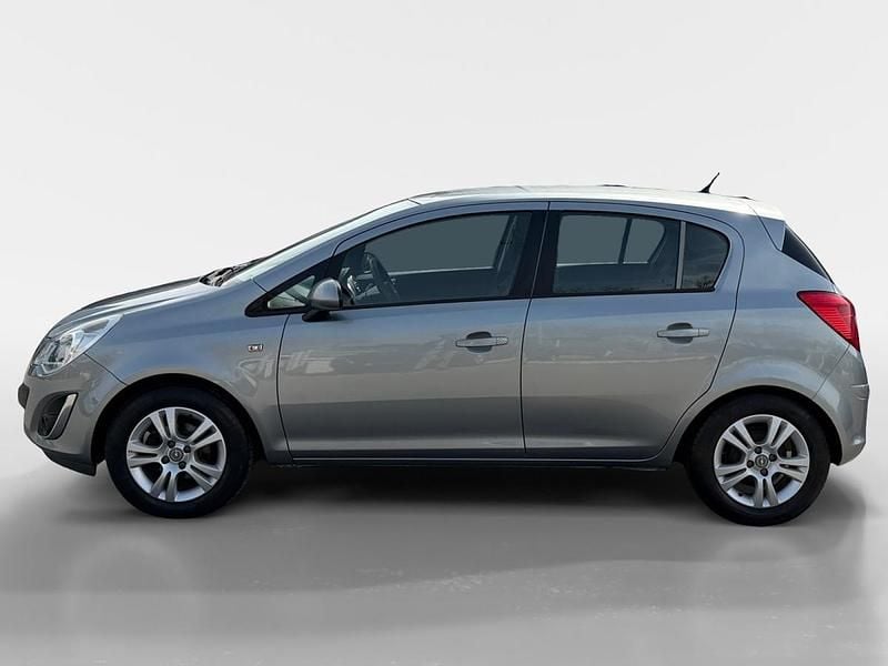 Usado Opel Corsa Enjoy 85 HP (62 kW) 2013 Cinza Citadino