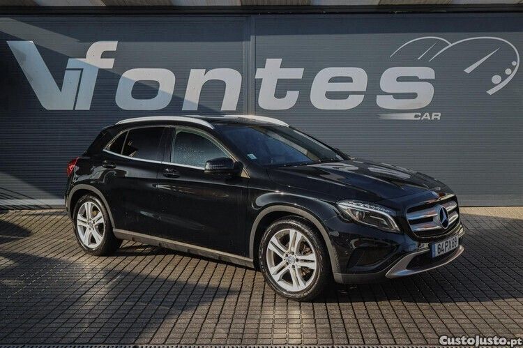 Preto Usado 2015 Mercedes GLA200 Style SUV | € 22.880 - Imagem 1/1