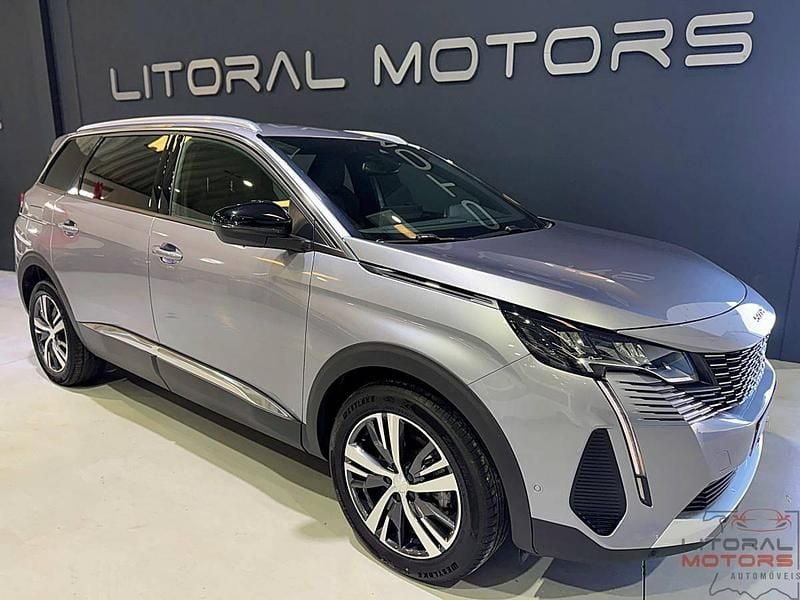 Cinzento Usado 2023 Peugeot 5008 | € 27.500 (Preço justo) - Imagem 1/3