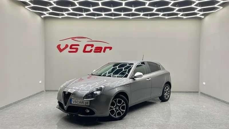 Cinzento Usado 2017 Alfa Romeo Giulietta Citadino | € 15.500 (Preço elevado) - Imagem 1/4