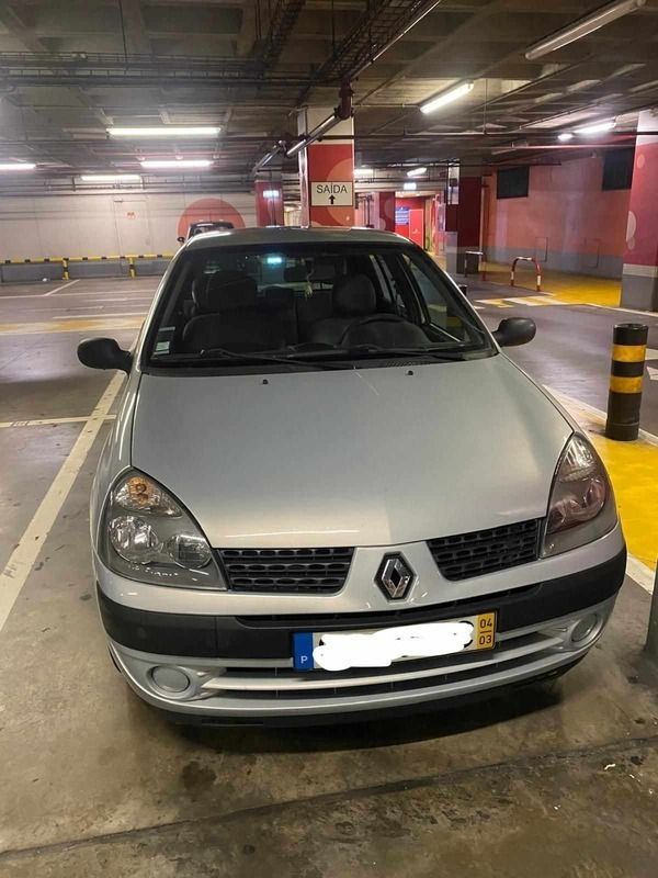 Cinzento Usado 2004 Renault Clio II Citadino | € 1.400 (Super Preço) - Imagem 1/4