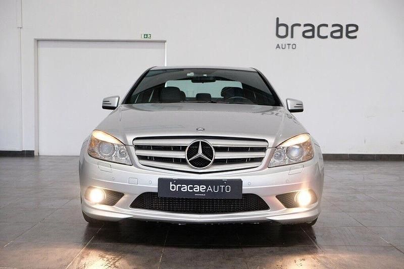 Usado Mercedes C250 Classic 204 HP (150 kW) 2010 Cinza Sedan