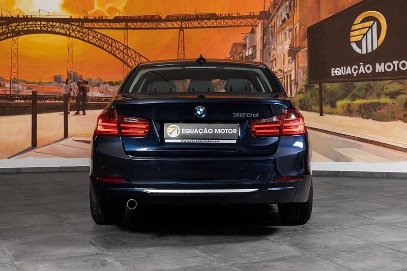 Usado BMW 320 184 HP (135 kW) 2013 Azul Sedan