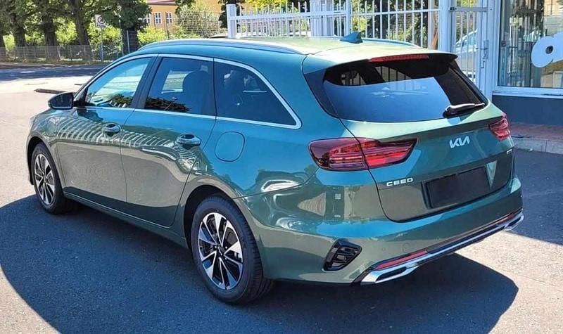 Usado Kia Ceed Sportswagon 136 HP (100 kW) 2023 Preto Carrinha