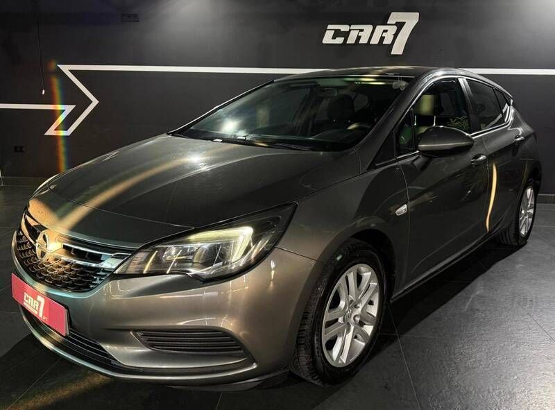 Usado Opel Astra Business Edition 105 HP (77 kW) 2019 Cinza