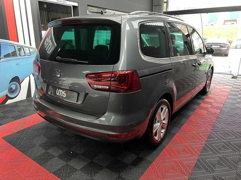 Usado Seat Alhambra Style 150 HP (110 kW) 2018 Cinzento Monovolume