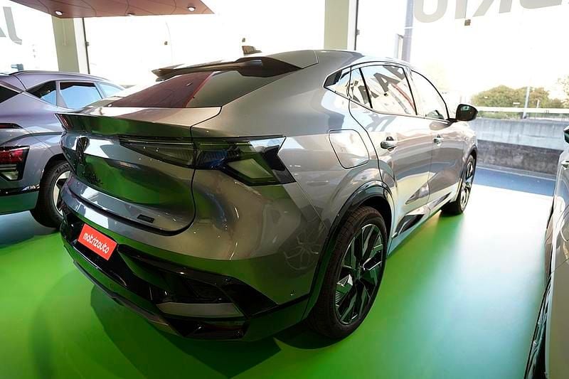 Novo Renault Rafale Esprit Alpine 300 HP (220 kW) 2025 SUV